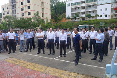 南平市市委書(shū)記裴金佳、市長(zhǎng)林寶金率市委市政府全部領(lǐng)導(dǎo)及各市縣主要領(lǐng)導(dǎo)一行蒞臨我公司視察指導(dǎo)